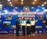 ขอแสดงความยินดีกับนิสิตสาขาวิชาภาษาไทย กศ.บ. ชั้นปีที่ 1 ที่เข้ารับโล่และเกียรติบัตรรางวัลรองชนะเลิศอันดับ 1 ประกวดกลอนระดับภูมิภาค จากสมาคมนักกลอนแห่งประเทศไทย